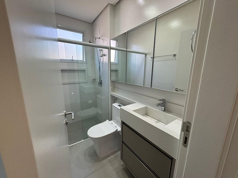 Cód 75 - Apto com 3 dormitórios no Millenium