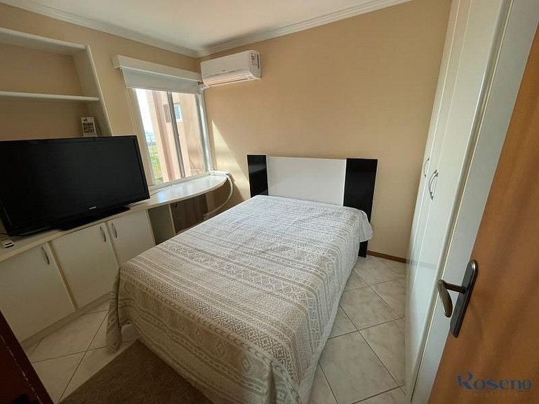 Cód 77 - Apto com 3 dorm e vista mar no Corsário