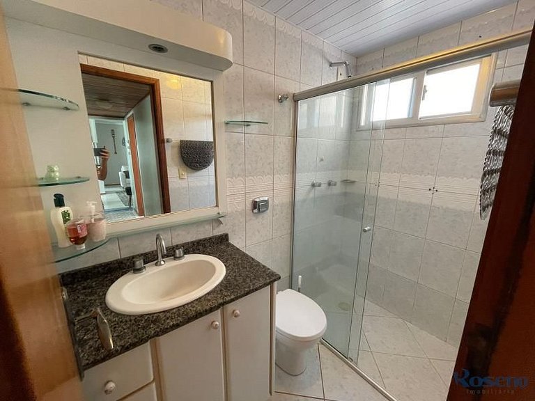 Cód 77 - Apto com 3 dorm e vista mar no Corsário