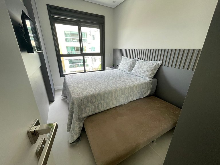 cód 84 - Apartamento á 280 m do mar com piscina