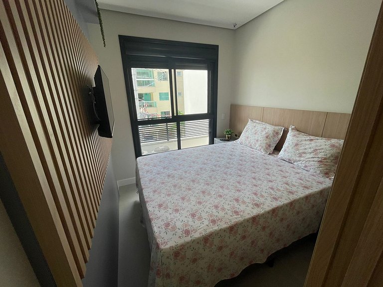 cód 84 - Apartamento á 280 m do mar com piscina