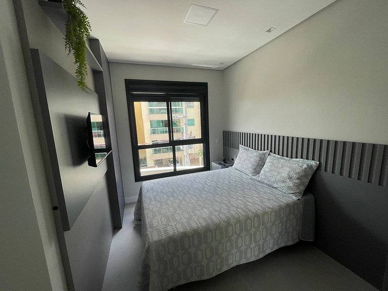 cód 84 - Apartamento á 280 m do mar com piscina