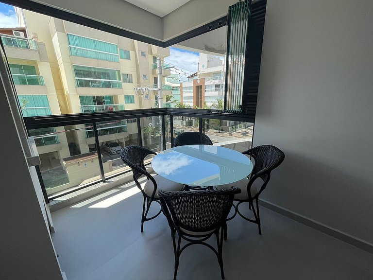 cód 84 - Apartamento á 280 m do mar com piscina