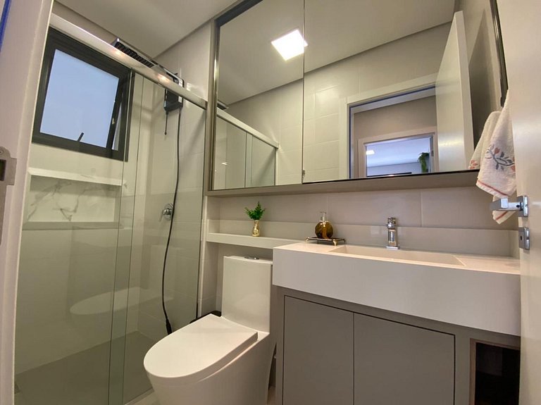 cód 84 - Apartamento á 280 m do mar com piscina