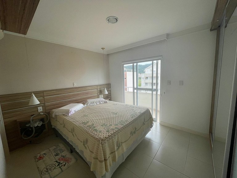 Cód 79 - Apto com hidromassagem e vista mar