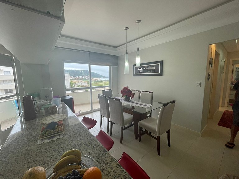 Cód 79 - Apto com hidromassagem e vista mar