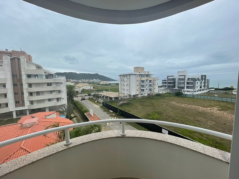 Cód 79 - Apto com hidromassagem e vista mar