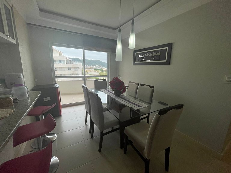 Cód 79 - Apto com hidromassagem e vista mar