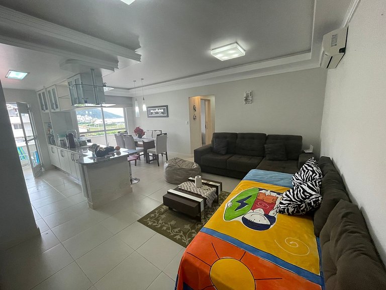 Cód 79 - Apto com hidromassagem e vista mar