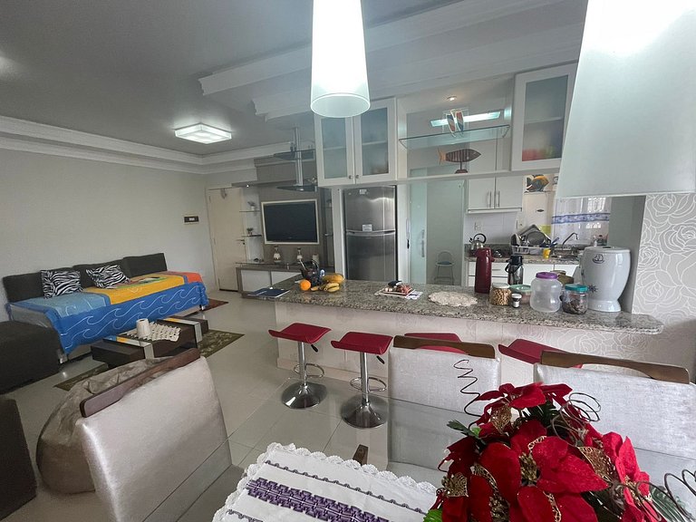 Cód 79 - Apto com hidromassagem e vista mar