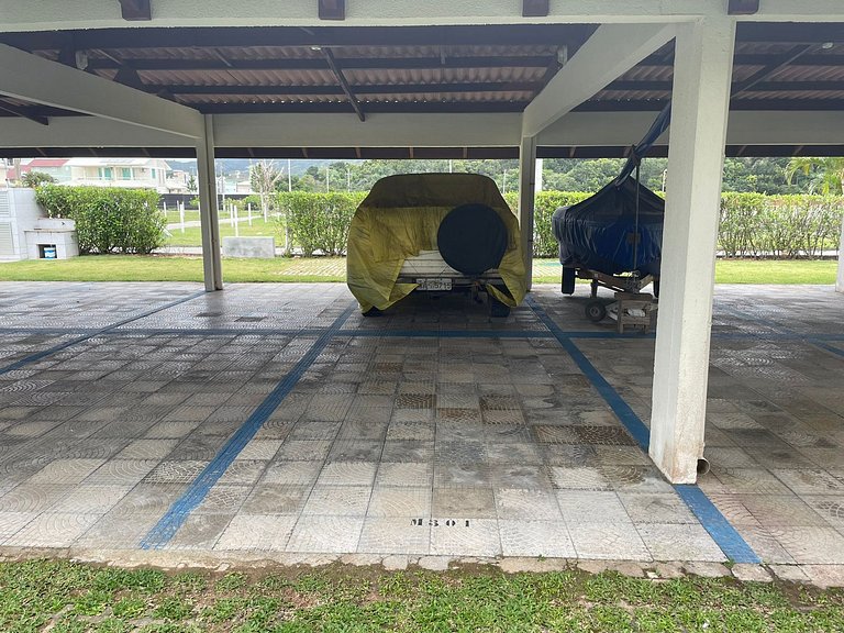 Cód 79 - Apto com hidromassagem e vista mar