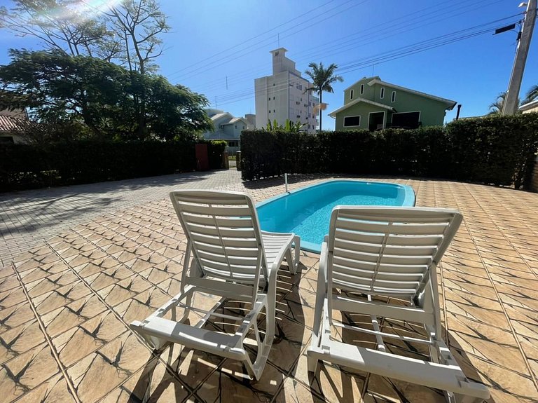 cód 4 · Casa com piscina próxima a praia de palmas