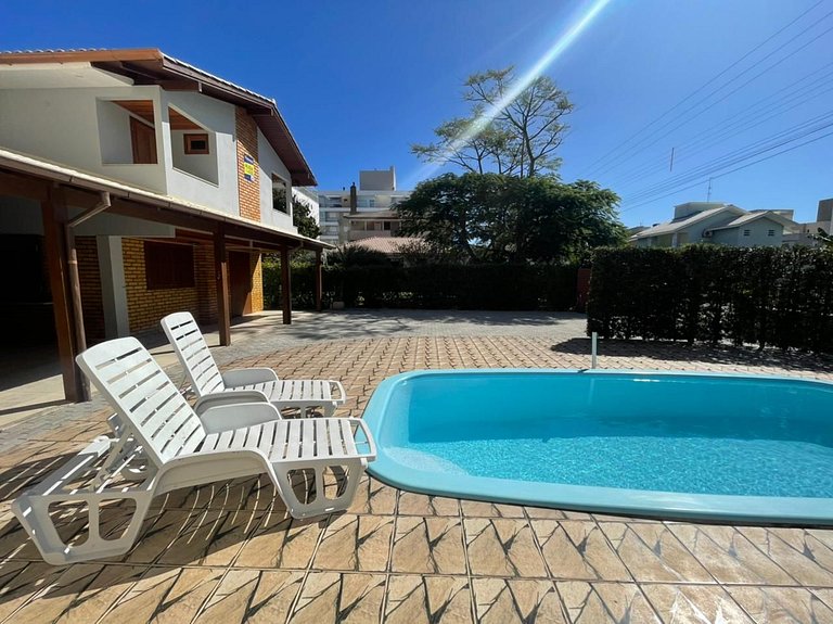 cód 4 · Casa com piscina próxima a praia de palmas