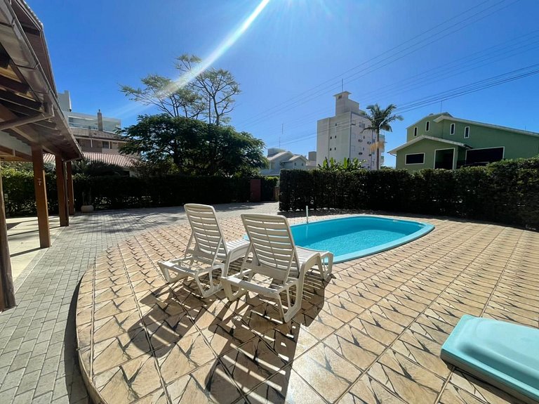 cód 4 · Casa com piscina próxima a praia de palmas