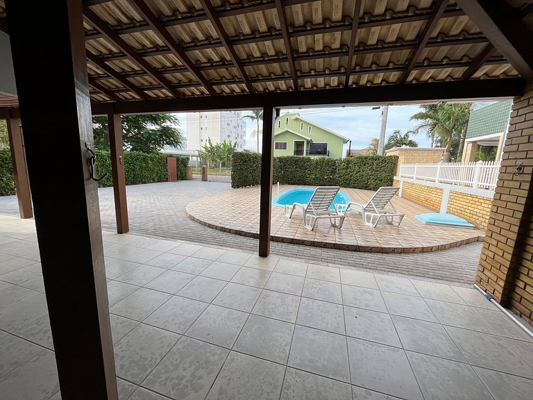 cód 4 · Casa com piscina próxima a praia de palmas