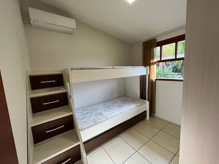 cód 4 · Casa com piscina próxima a praia de palmas