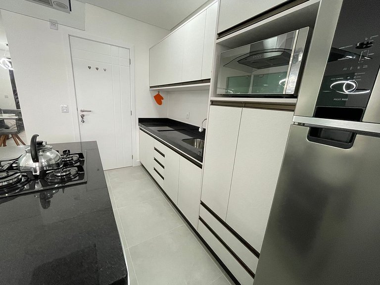 Cód 98 - Belissímo apartamento á 250m do mar