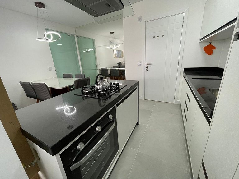 Cód 98 - Belissímo apartamento á 280m do mar