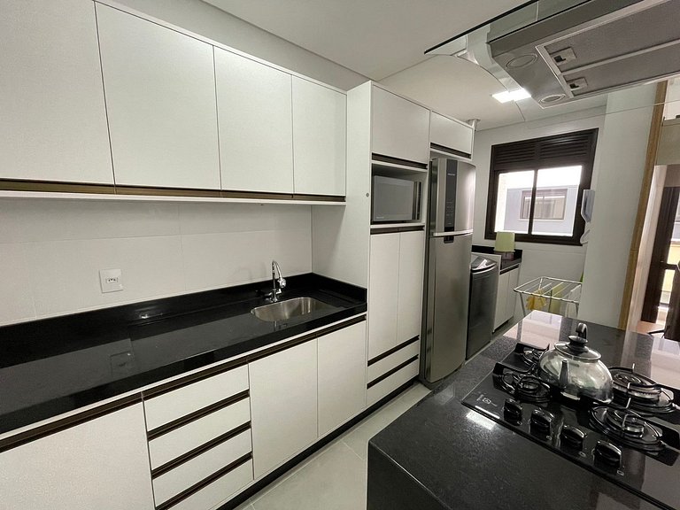 Cód 98 - Belissímo apartamento á 250m do mar