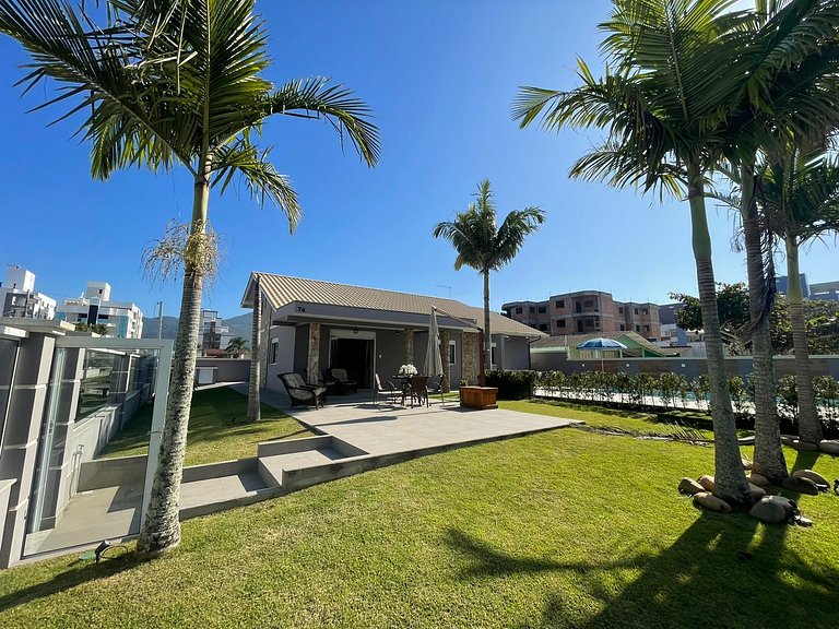 cód 6 · Casa Sofisticada á 50 m do mar