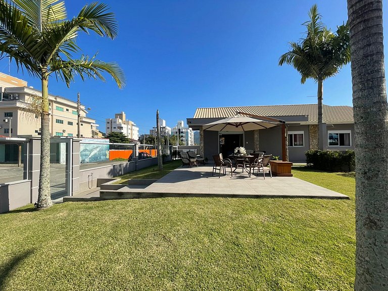 cód 6 · Casa Sofisticada á 50 m do mar