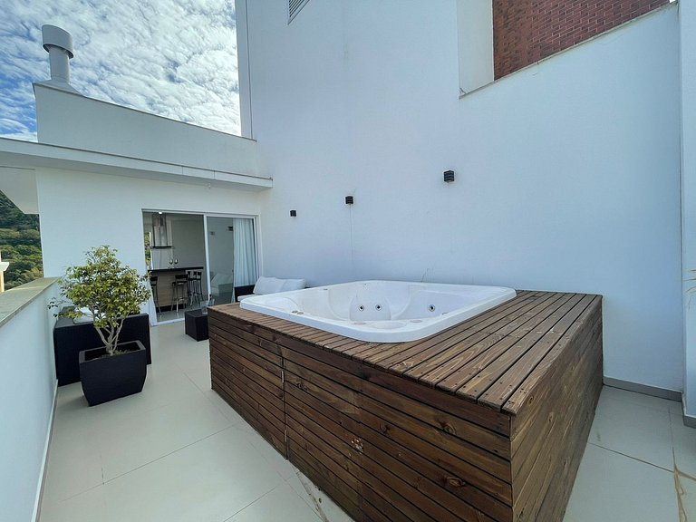 cód 122 - cobertura com jacuzzi próxima do mar!