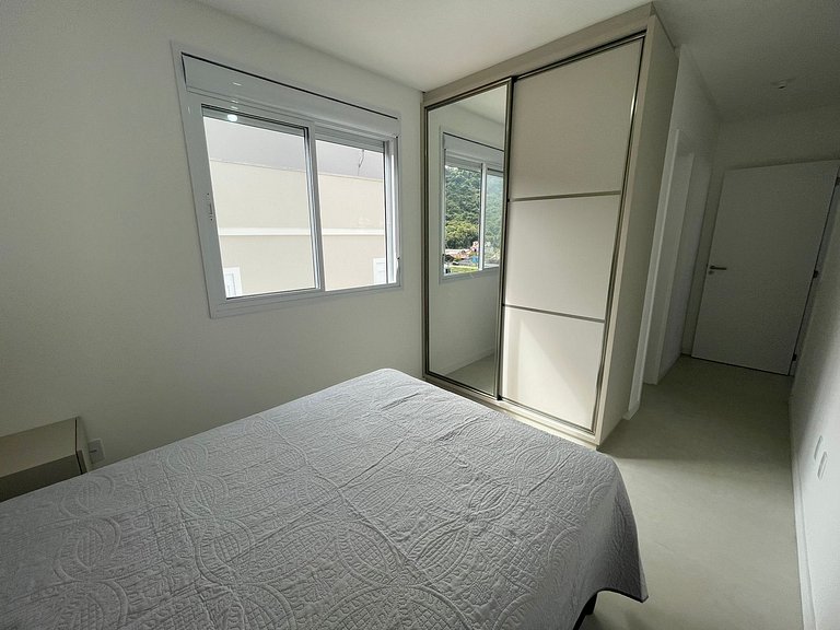 cód 122 - cobertura com jacuzzi próxima do mar!