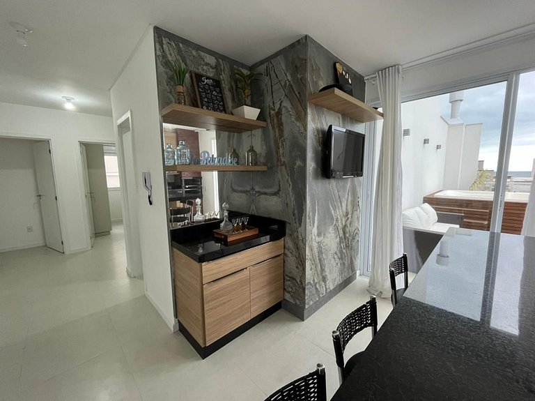 cód 122 - cobertura com jacuzzi próxima do mar!