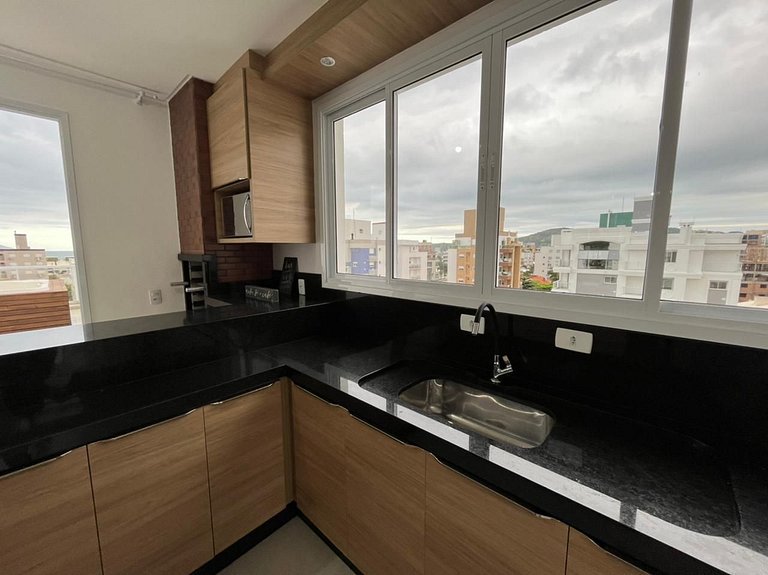 cód 122 - cobertura com jacuzzi próxima do mar!