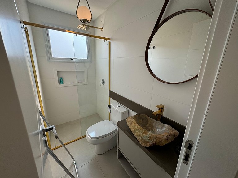 cód 31 - Apartamento 3 dormitórios frente mar