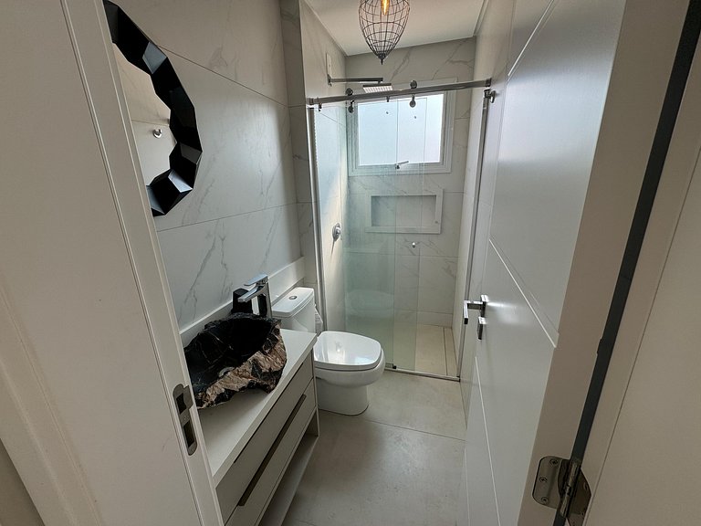 cód 31 - Apartamento 3 dormitórios frente mar