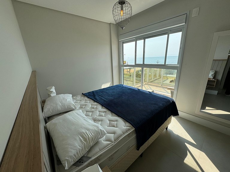 cód 31 - Apartamento 3 dormitórios frente mar