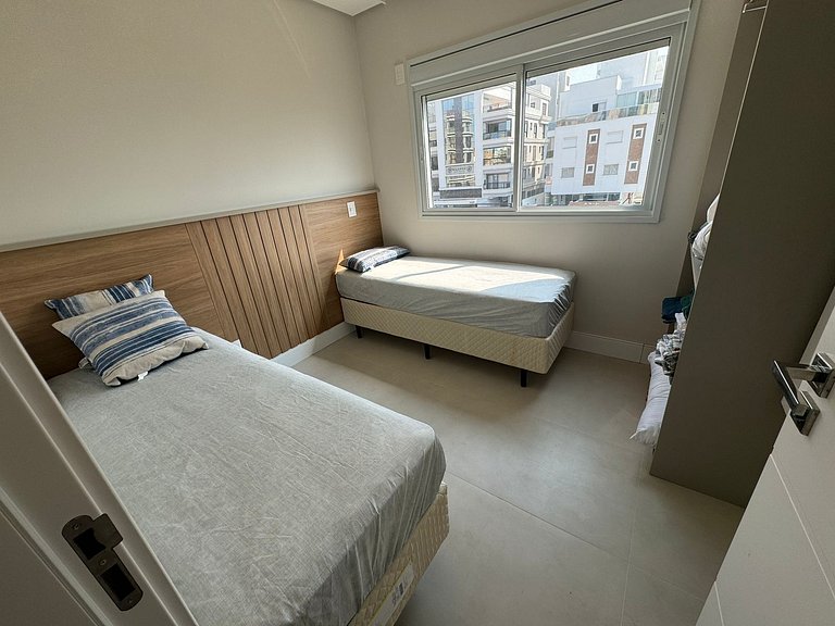 cód 31 - Apartamento 3 dormitórios frente mar