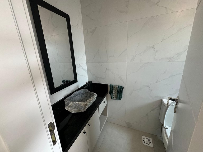 cód 31 - Apartamento 3 dormitórios frente mar