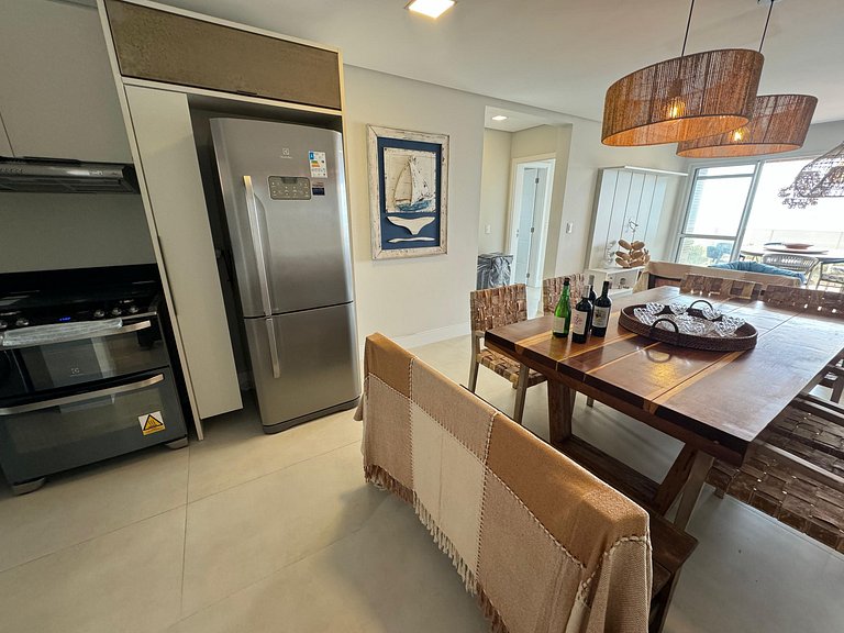 cód 31 - Apartamento 3 dormitórios frente mar