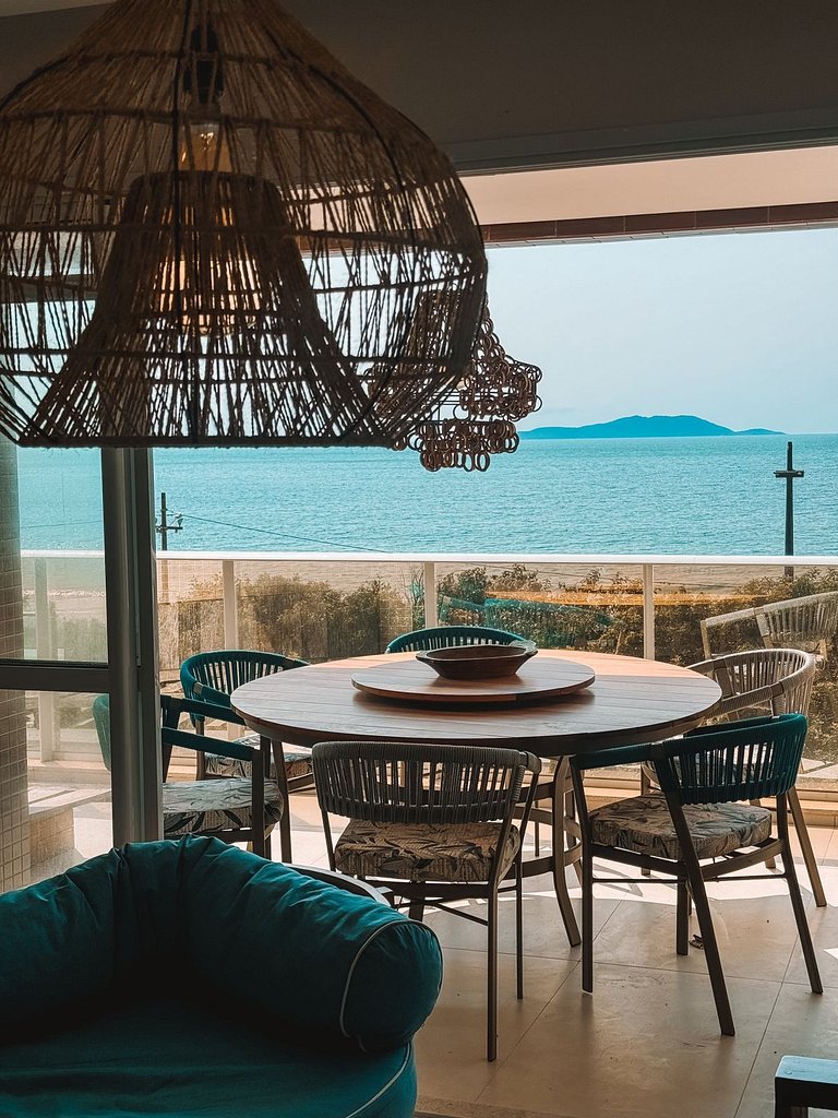 cód 31 - Apartamento 3 dormitórios frente mar