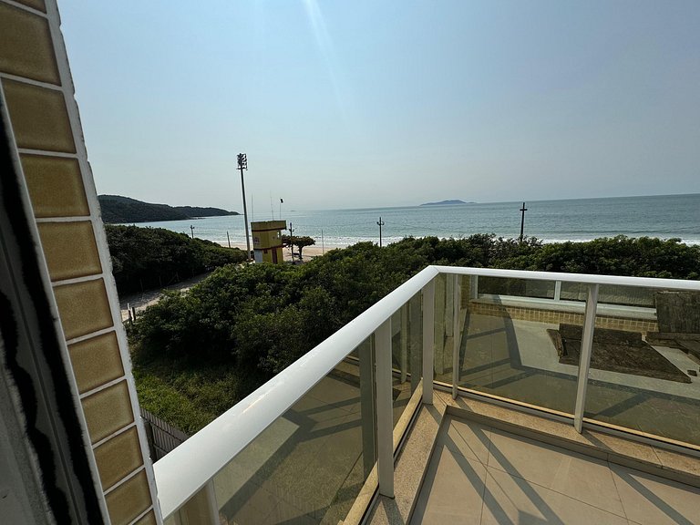 cód 31 - Apartamento 3 dormitórios frente mar