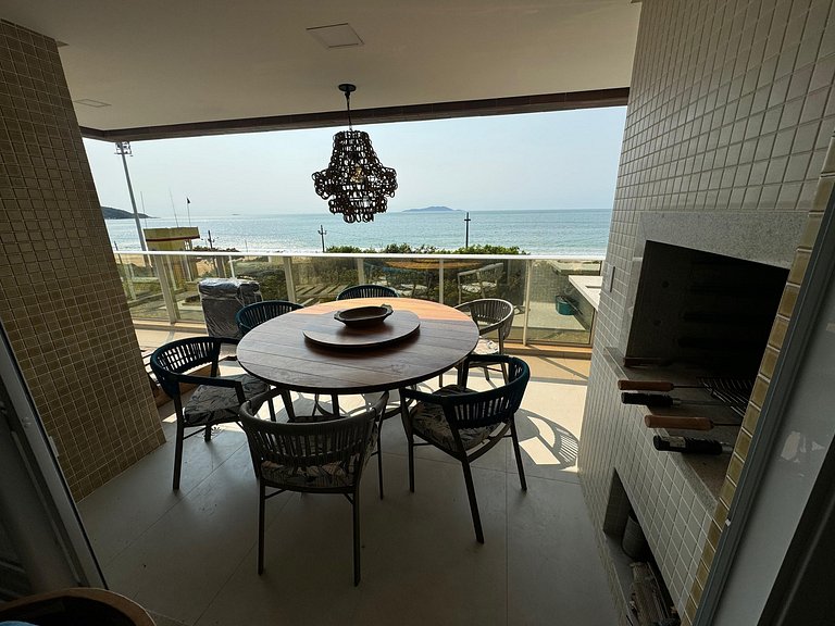 cód 31 - Apartamento 3 dormitórios frente mar