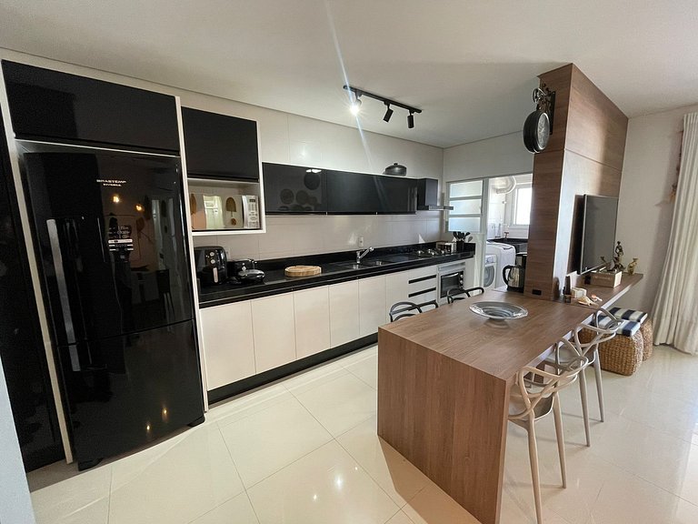 Cód 95 - Apartamento amplo e decorado