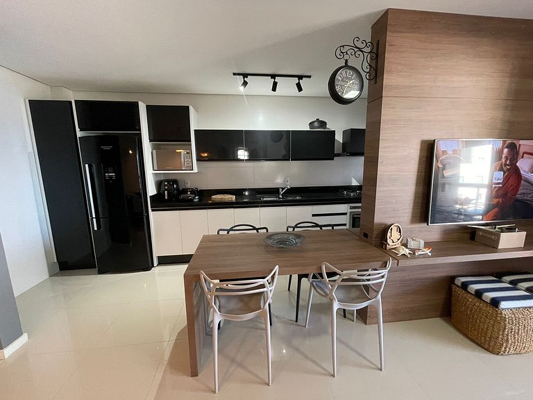 Cód 95 - Apartamento amplo e decorado