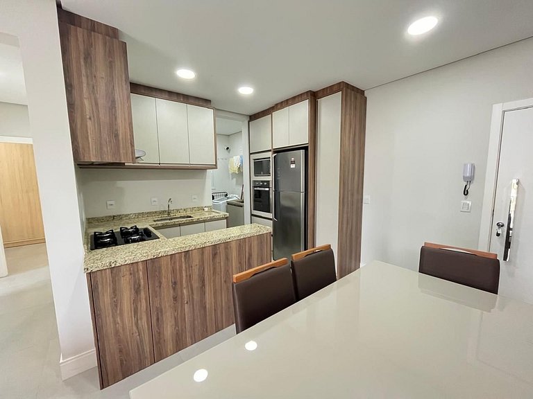 cód 99 - Excelente apartamento 100 metros da praia