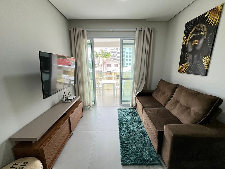 cód 99 - Excelente apartamento 100 metros da praia