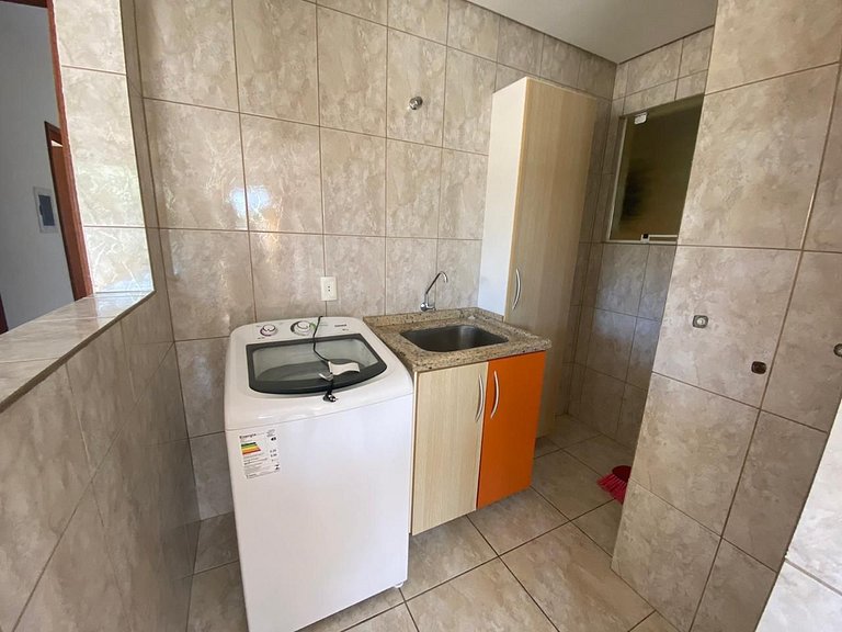 cód 101 - Apartamento á apenas 100m do mar!