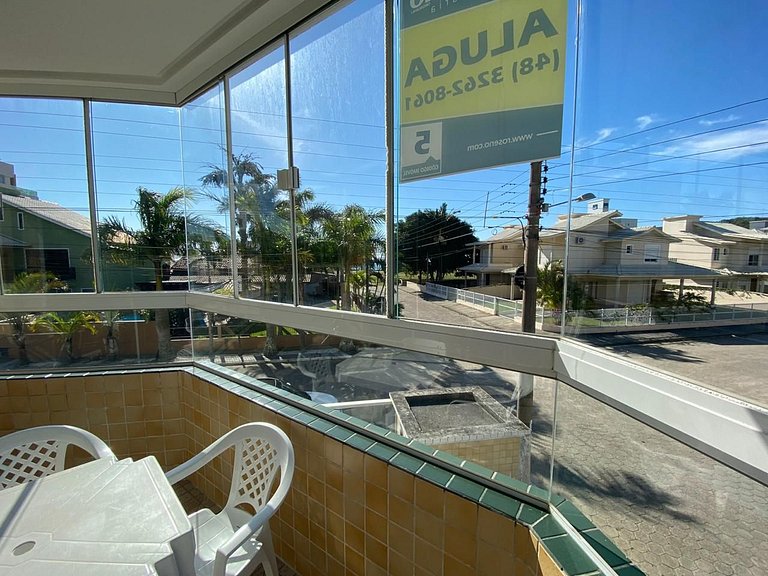 cód 101 - Apartamento á apenas 100m do mar!