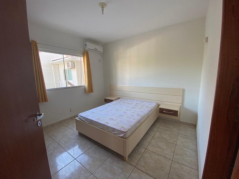 cód 101 - Apartamento á apenas 100m do mar!