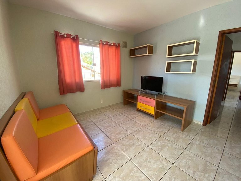 cód 101 - Apartamento á apenas 100m do mar!