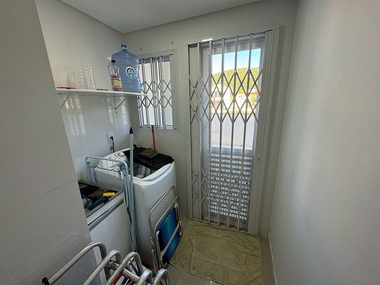 Cód 105 · Apartamento térreo bem equipado