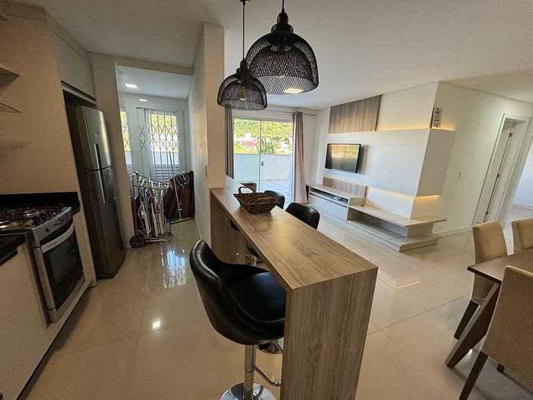 Cód 105 · Apartamento térreo bem equipado