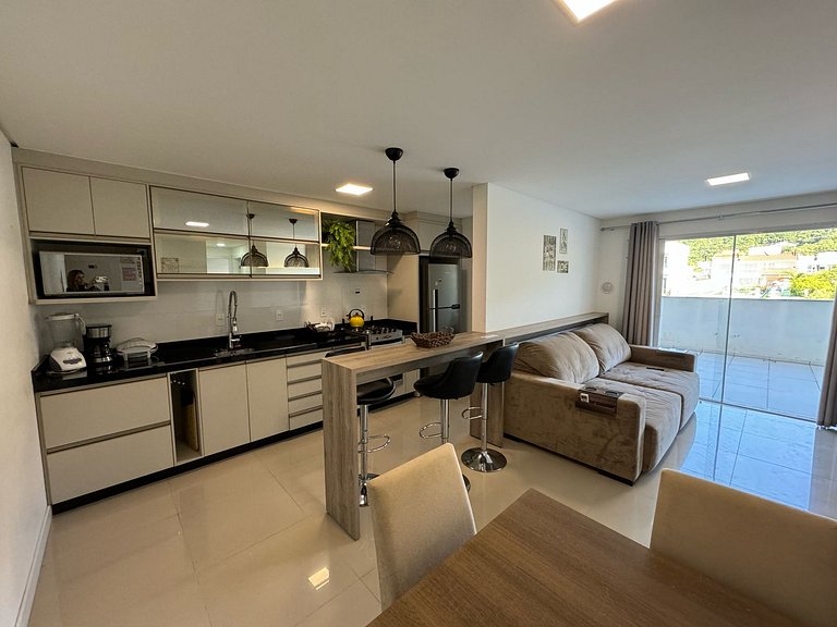 Cód 105 · Apartamento térreo bem equipado