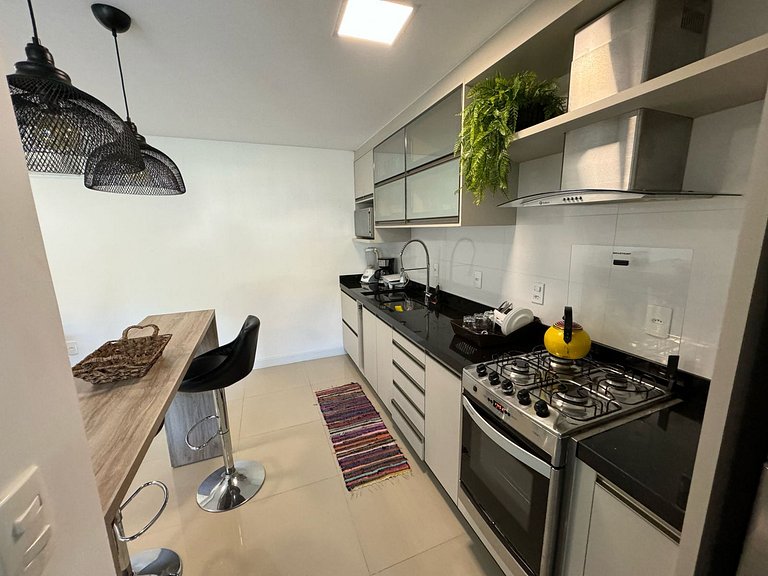 Cód 105 · Apartamento térreo bem equipado